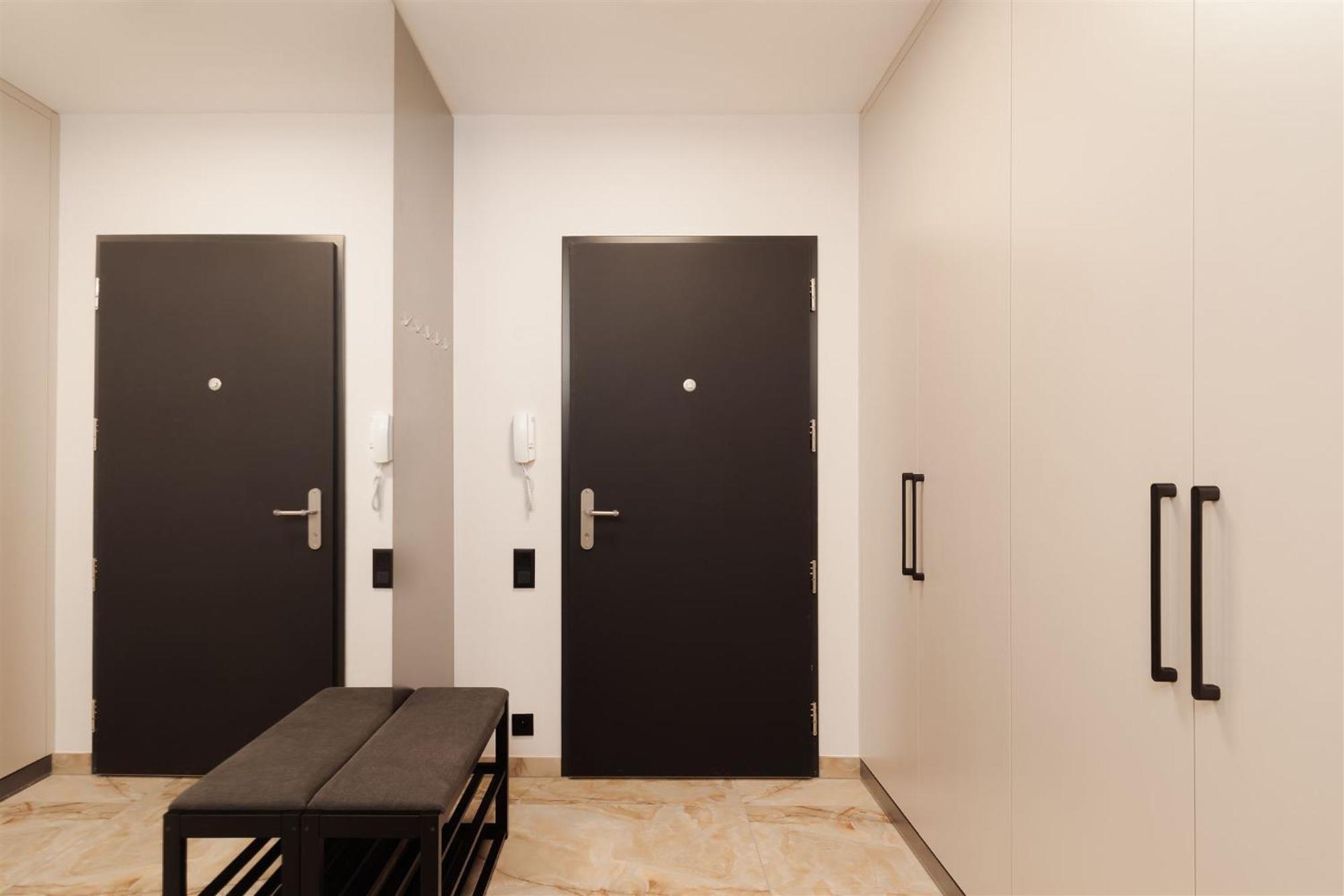 Luxury Sunny Home - Garage Parking, Metro, Balcony, Ps5 With Games プラハ エクステリア 写真